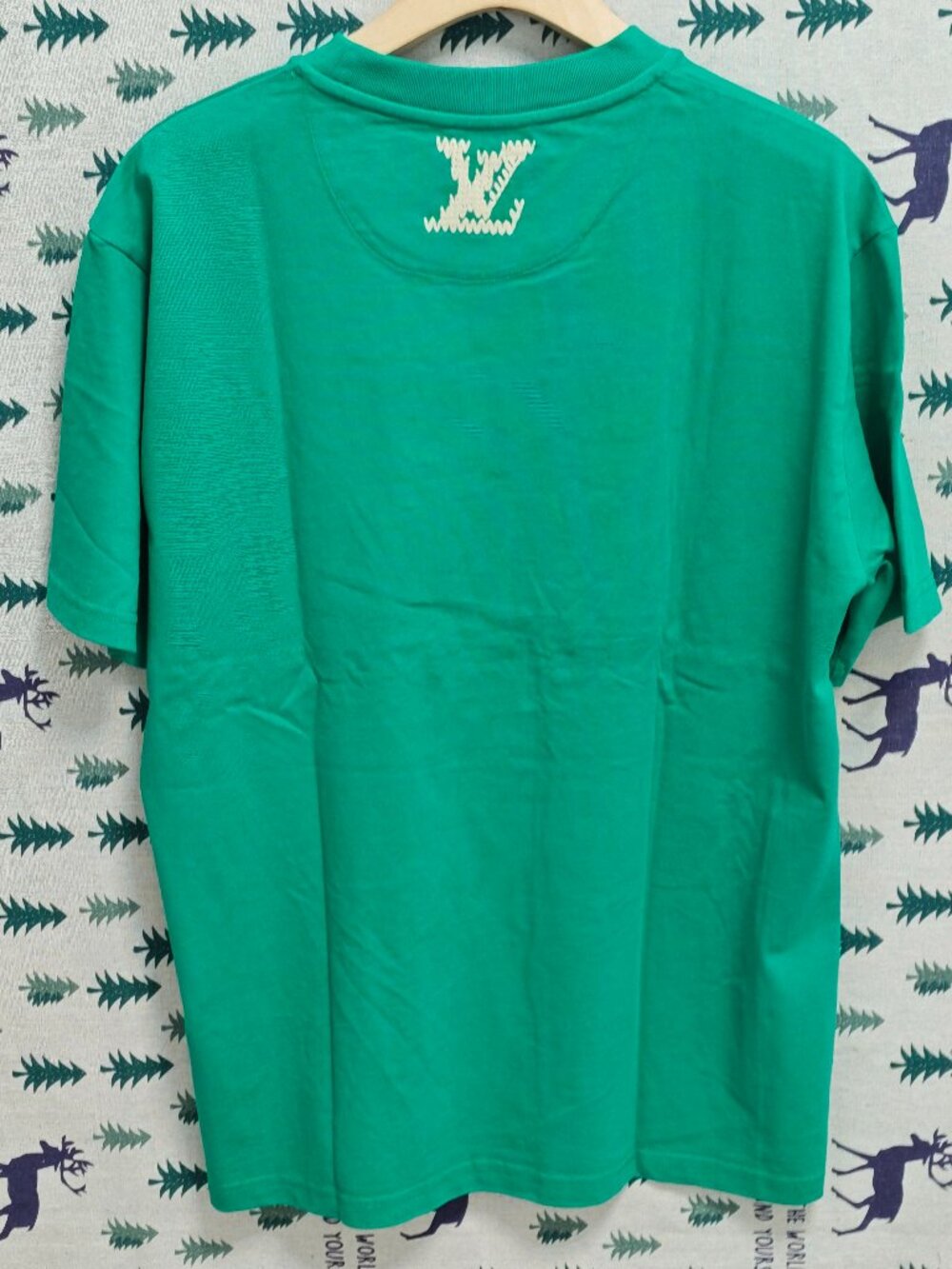 Unisex Bright Green Crew Neck T‑Shirt Raised Chenille Text Logo Casual Top - Picture 7 of 9